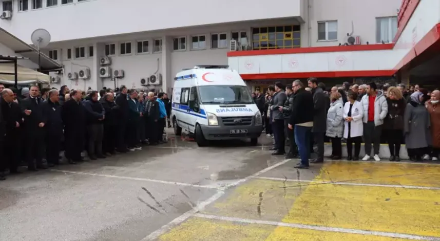 Hemşire Minecan soğuk algınlığı şikayetiyle tedavi gördüğü hastanede yaşamını yitirdi