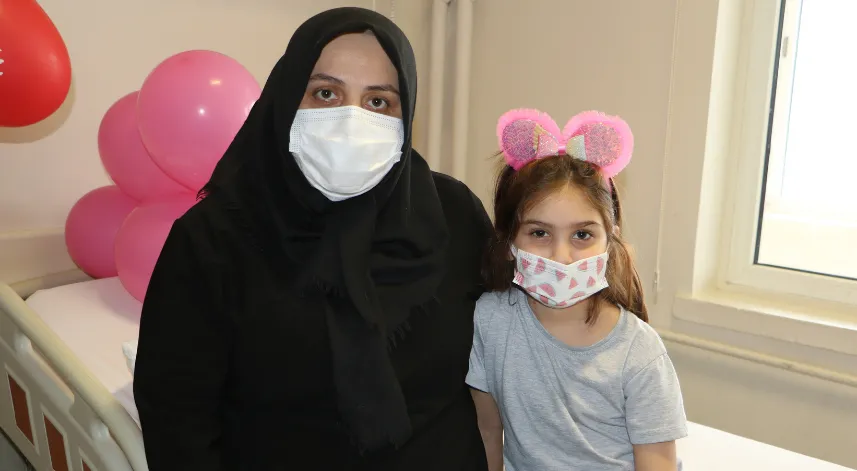 Böbreğiyle kızına ikinci kez hayat verdi