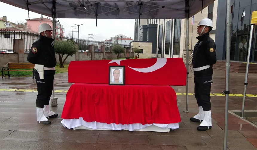 Kalp krizi sonucu hayatını kaybeden polisin cenazesi Trabzon'da defnedildi