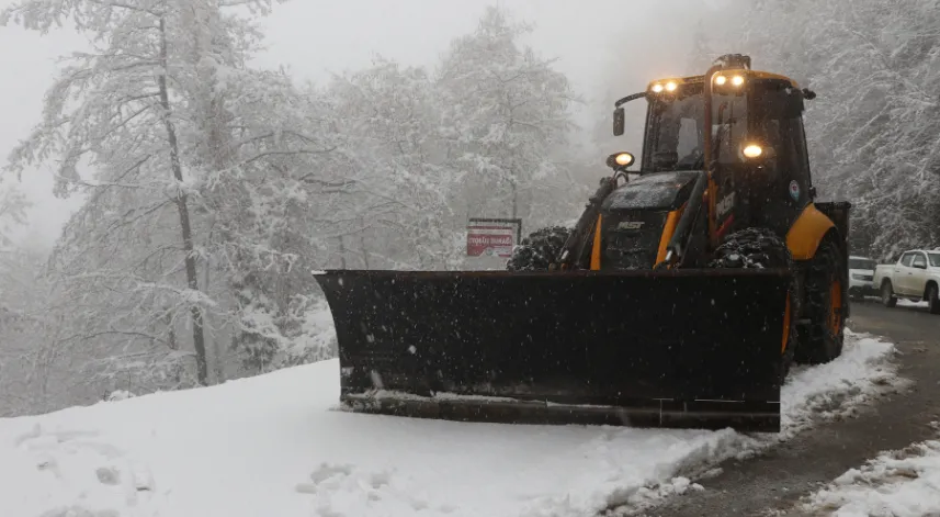 Trabzon Büyükşehir Belediyesi karla mücadele hazırlıklarını tamamladı