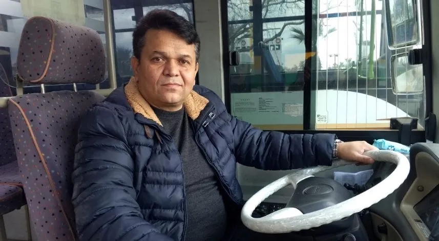Halk otobüsü şoförü, fenalaşan yolcuyu hastaneye yetiştirdi