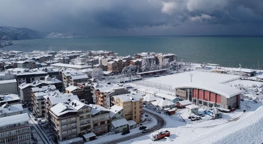 Sinop'ta kar yağışı etkisini sürdürüyor