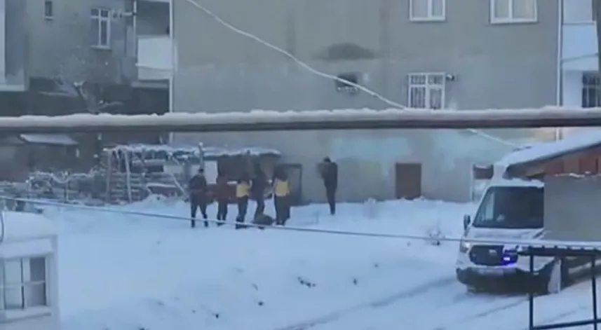 Ölü Bedeni Karlar İçinde Bulundu