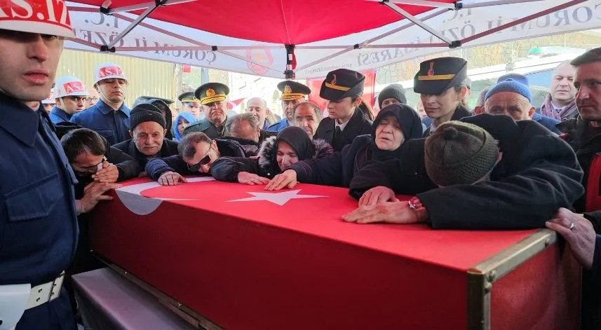 Şehit Mustafa Uslu'nun cenazesi memleketi Çorum'da defnedildi