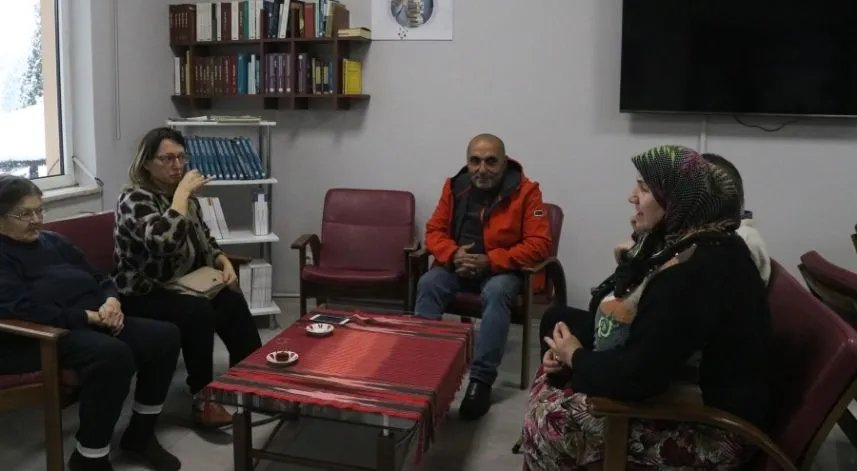 Çayeli'de kronik hastalığı bulunan kişiler merkezde konuk edildi