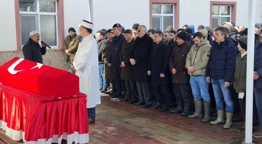 Yakalandığı hastalığı yenik düşen askerin cenazesi Samsun'da toprağa verildi