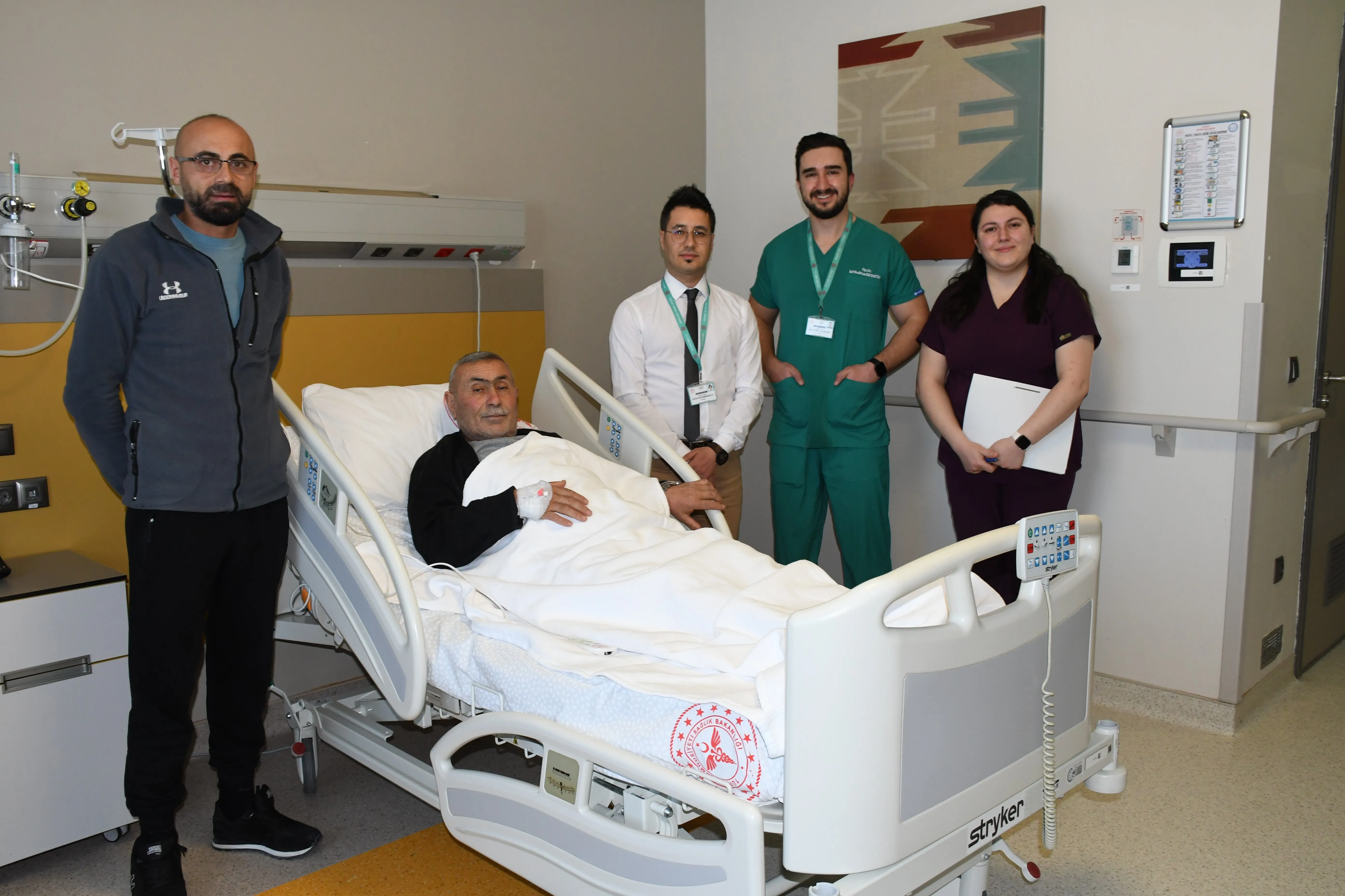 5 milimetrelik kesiyle 2.5 santimetrelik börek taşından kurtuldu