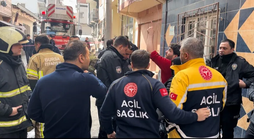 Bursa’da yangında can pazarı...2 si çocuk 4 kişi kurtarıldı