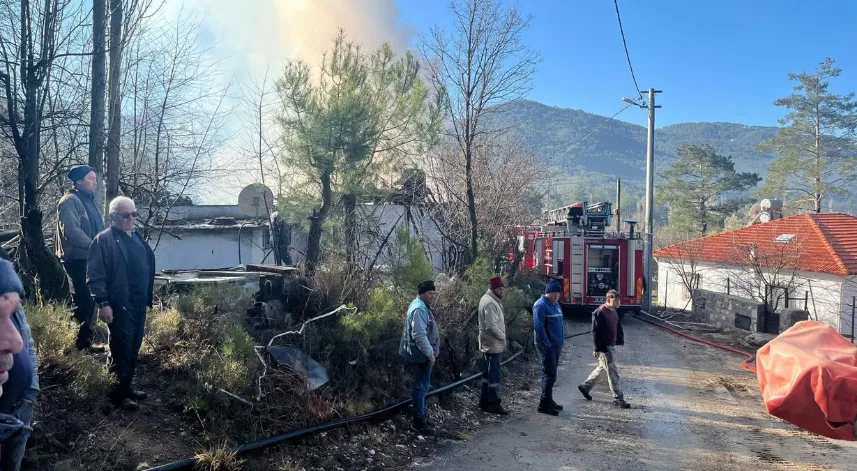  Fethiye'de yangın faciası: 2 kişi hayatını kaybetti