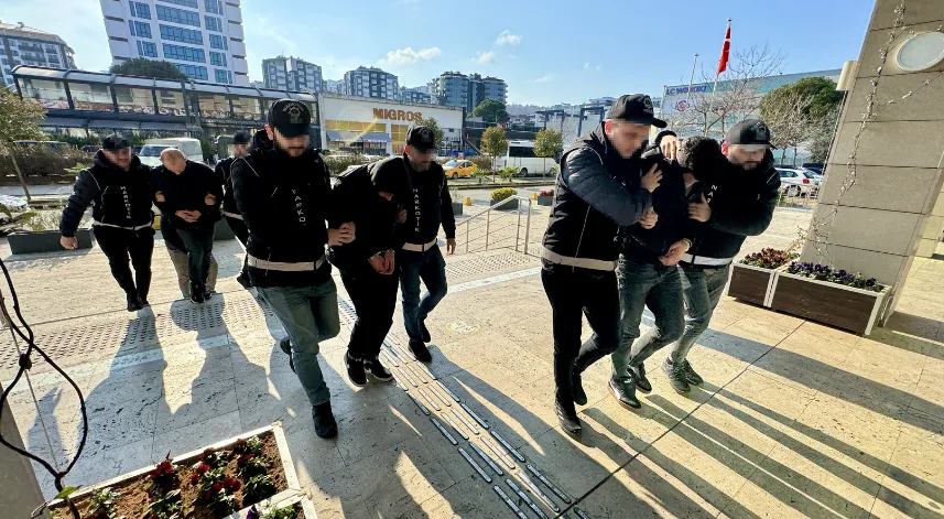 Trabzon'daki uyuşturucu operasyonunda yakalanan 6 zanlı tutuklandı