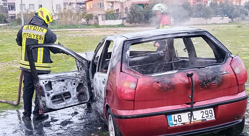 Tamircilere kızan kadın aracını benzin dökerek yaktı