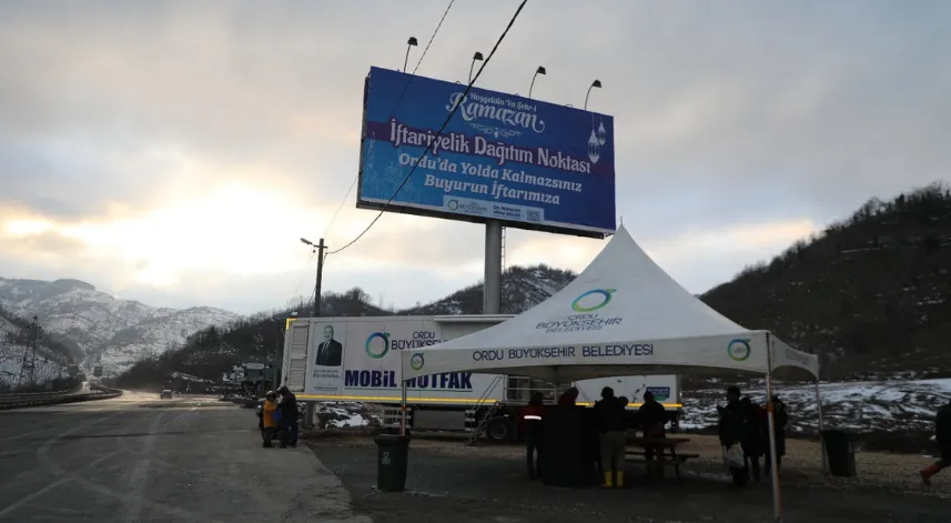Karadeniz Sahil Yolu'nda iftar saati bereketi
