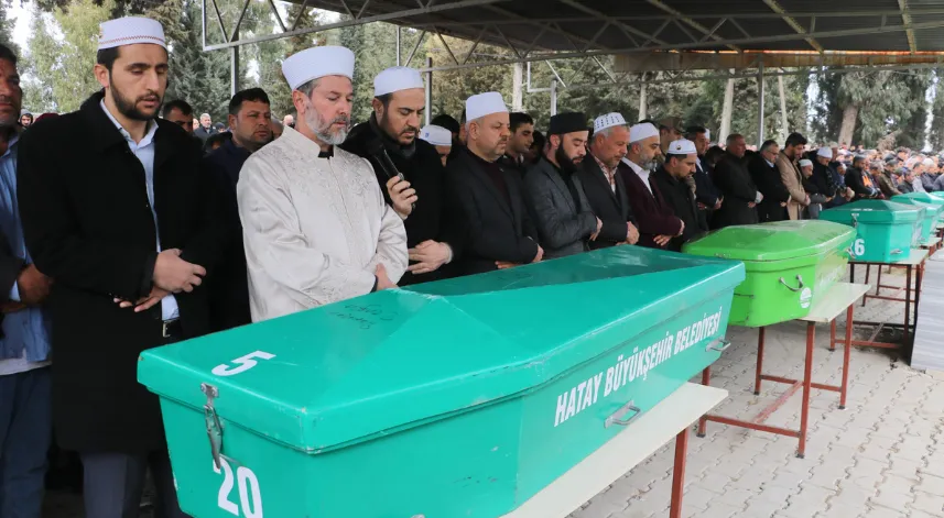 Feci kazada ölen 6 kişi son yolculuğuna uğurlandı