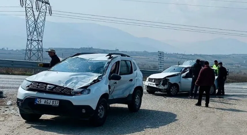 Sarıgöl ilçesinde trafik kazası: 6 yaralı