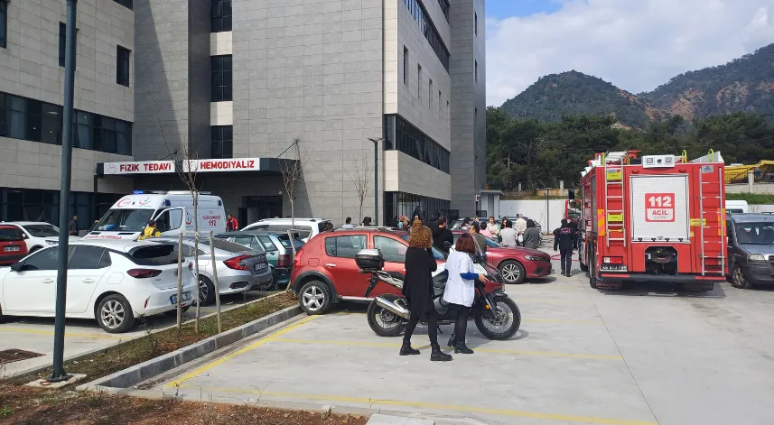 Hastanede elektrik kabloları yandı, hastalar tahliye edildi