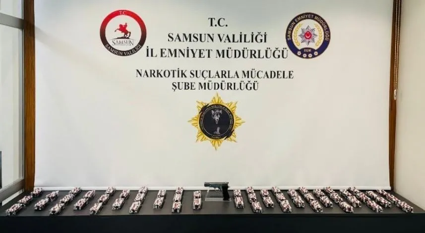 Samsun'da bir evin banyosunda 4 bin 816 sentetik ecza hapı ele geçirildi
