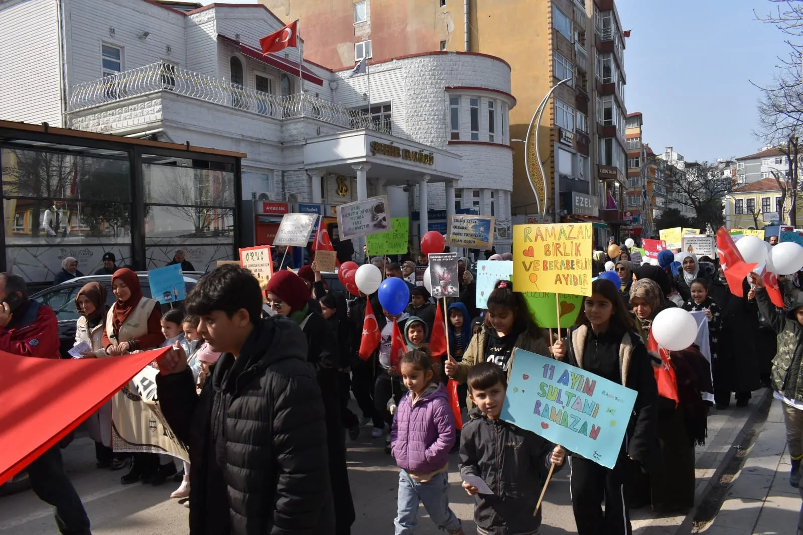 Samsun'da ramazan ayının gelişi yürüyüş ve şenlikle kutlandı
