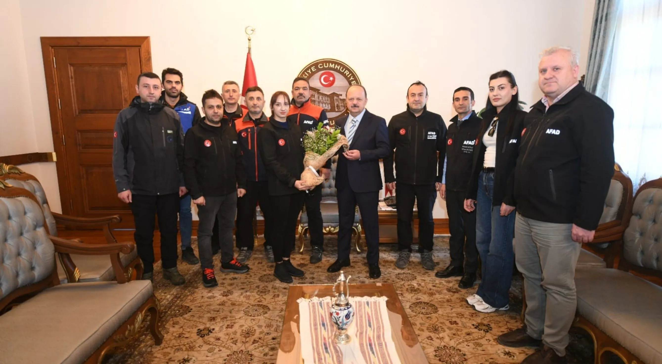 AFAD personelinden Vali Dallı'ya ziyaret