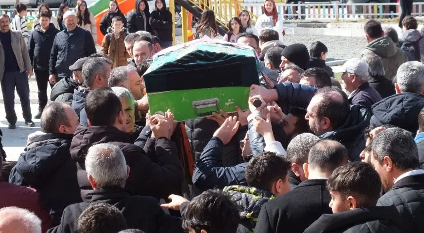 Turhal'da vefat eden öğretmen Zehra Sarıbal son yolcuğuna uğurlandı