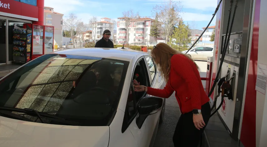  Kadın sürücülere indirimli akaryakıt