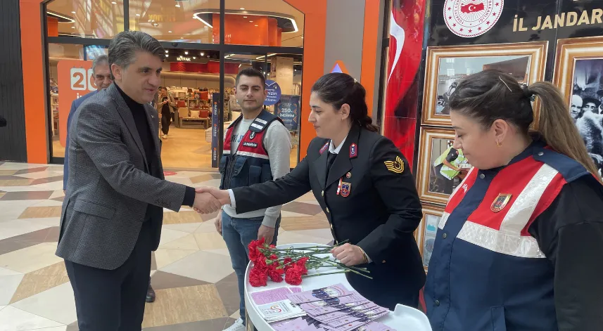 Bolu Valisi Aydın, 8 Mart Dünya Kadınlar Günü'nü kutladı