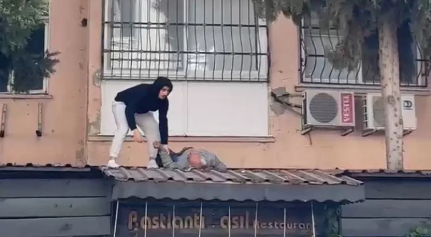 Damdan sarkarak evine girmeye çalıştı, sonu kötü bitti
