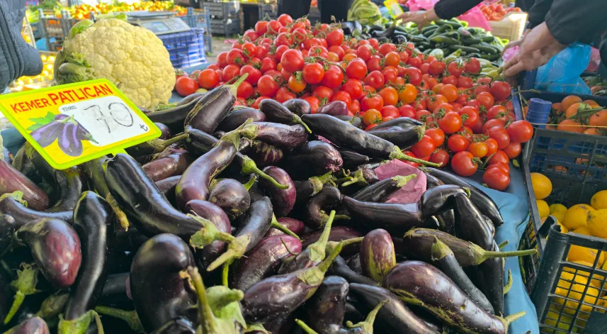 Olumsuz hava şartları patlıcan fiyatlarını yükseltti