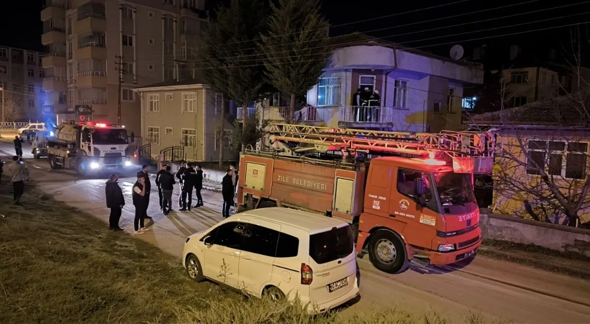 Çıkan yangında dairede hasar meydana geldi