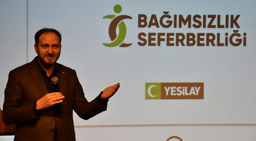 Yeşilay Genel Başkanı Dinç, Trabzon'da öğrenciler ve gönüllülerle buluştu