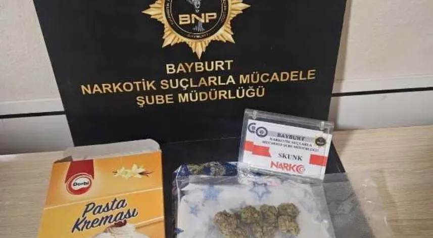 Bayburt'ta kargoyla gönderilen paketten uyuşturucu çıktı