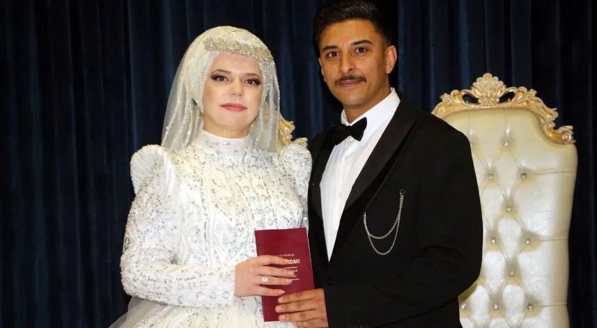 Almanya'dan gelip Müslüman oldu, 'Ecrin' ismini alarak Tokatlı Tamer ile evlendi