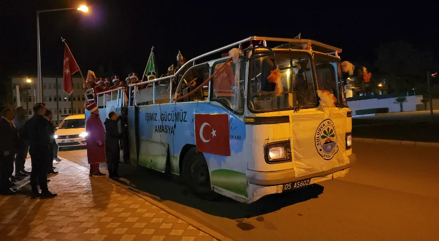 Suluovalılar sahura mehter takımının marşlarıyla kalktı