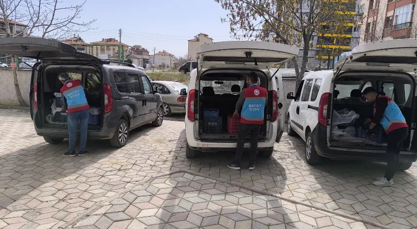 Bayat'ta her gün 320 haneye iftar için sıcak yemek ulaştırıldı