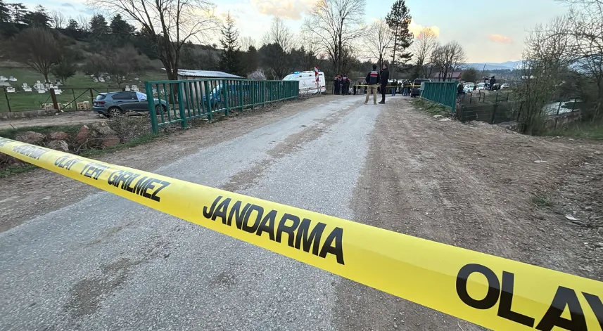 Mezarlık önünde amcası tarafından silahla vurulan kişi öldü