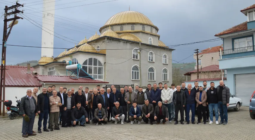 Samsun'da bayram namazının ardından cemaatle kahvaltı geleneğini yaşatılıyor
