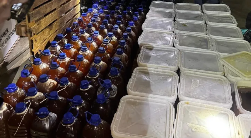 Karadeniz'deki balıkçı teknesinde 1 ton 240 kilogram kaçak bal ele geçirildi