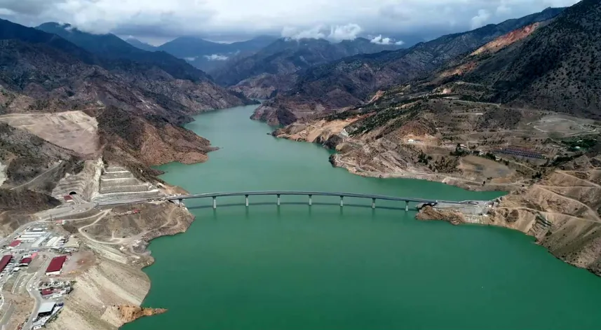 Yakaları kavuşan yeni ilçede viyadüklerle güvenli ulaşım