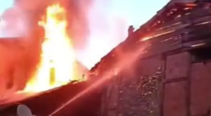 Karabük'te 2 evde yangın