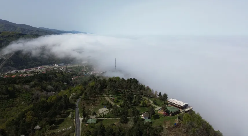 Karadeniz sahilindeki sis dronla görüntülendi