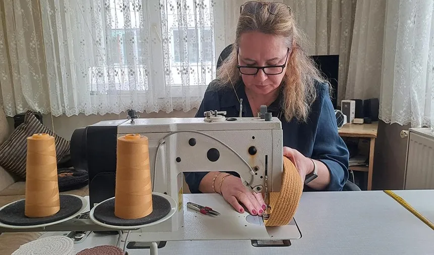 Özel gereksinimli oğlu için evini atölyeye dönüştürdü