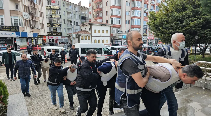 1 kişinin öldüğü, 3 kişinin yaralandığı kavgayla ilgili 2 kişi tutuklandı