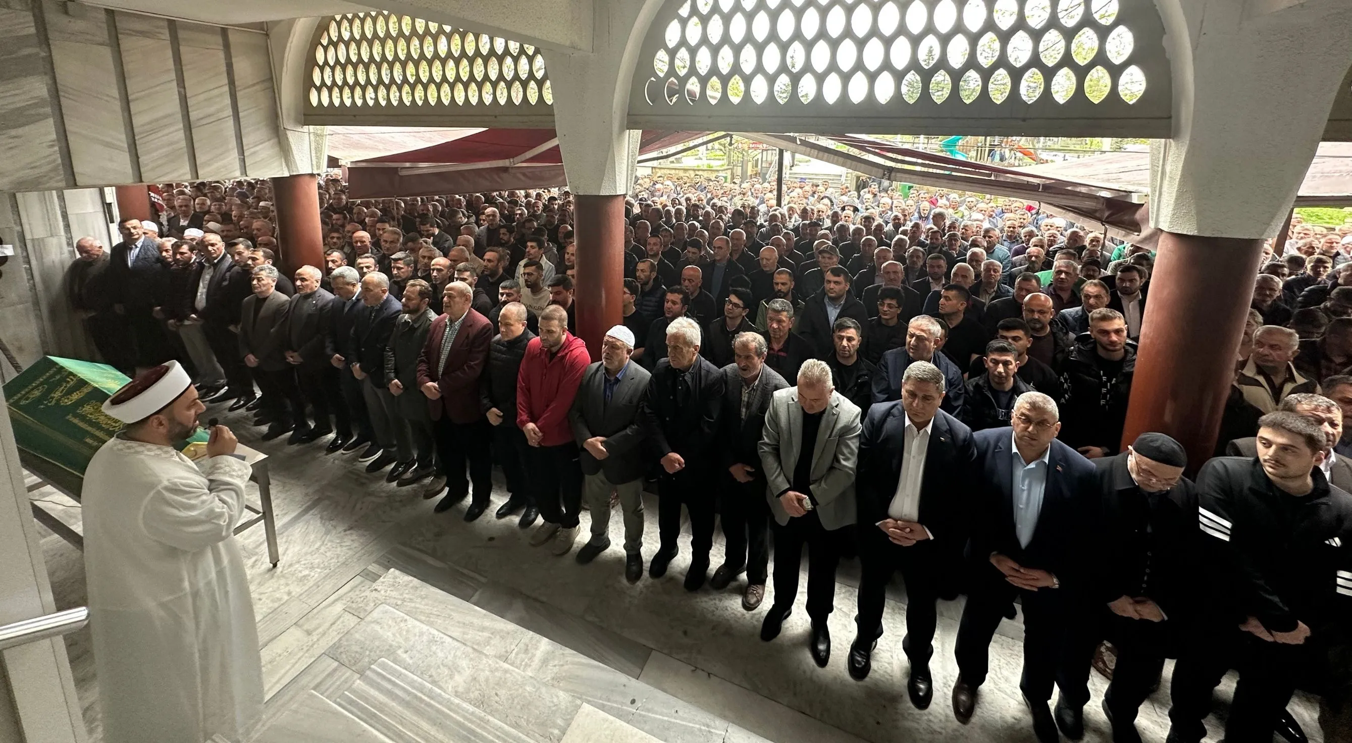 Rizeli İş İnsanı Süleyman Memişoğlu son yolculuğuna uğurlandı