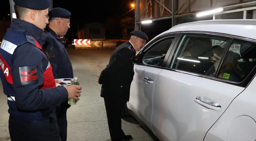 Rize İl Jandarma Komutanlığı Trafik Denetimlerini Sürdürüyor