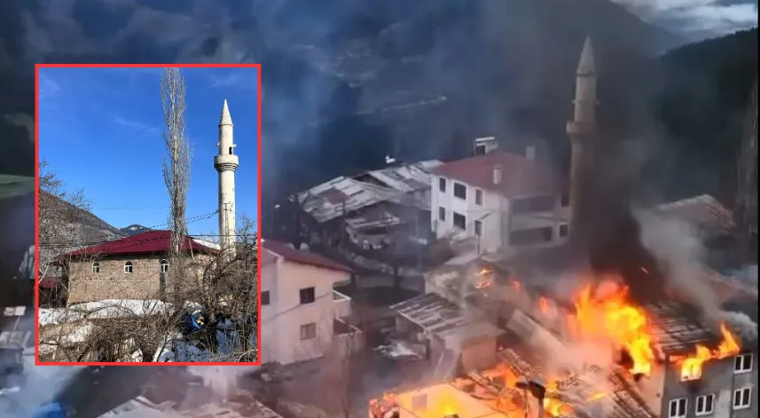 Artvin'deki yangında camiden geriye duvarları ve minaresi kaldı
