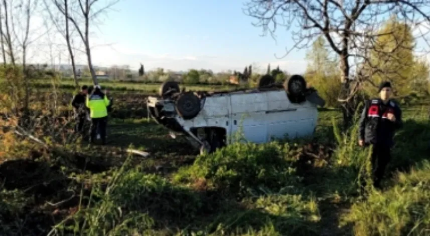 Giresun'da kamyonetle çarpışan otomobilin sürücüsü hayatını kaybetti