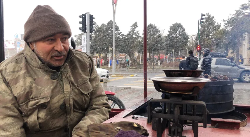 Erzincan’ın renkli simalarından kestaneci Öztürk, kazada öldü