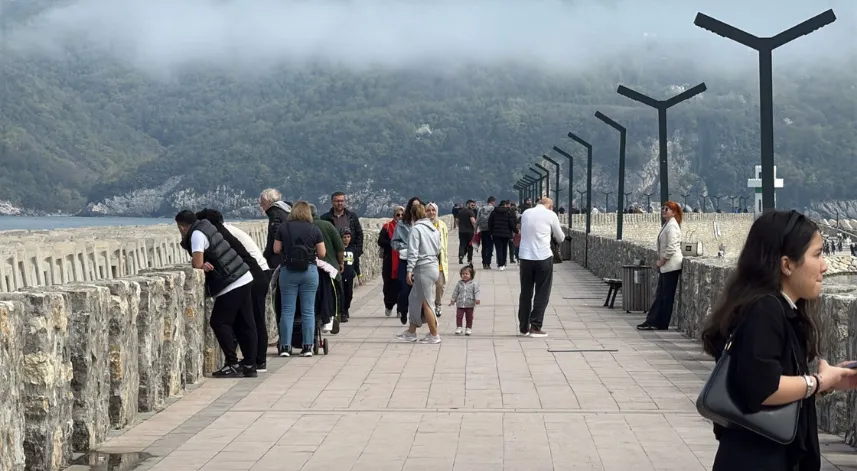 Bayram tatilinde 6 bin nüfuslu ilçeye 130 bin kişi geldi