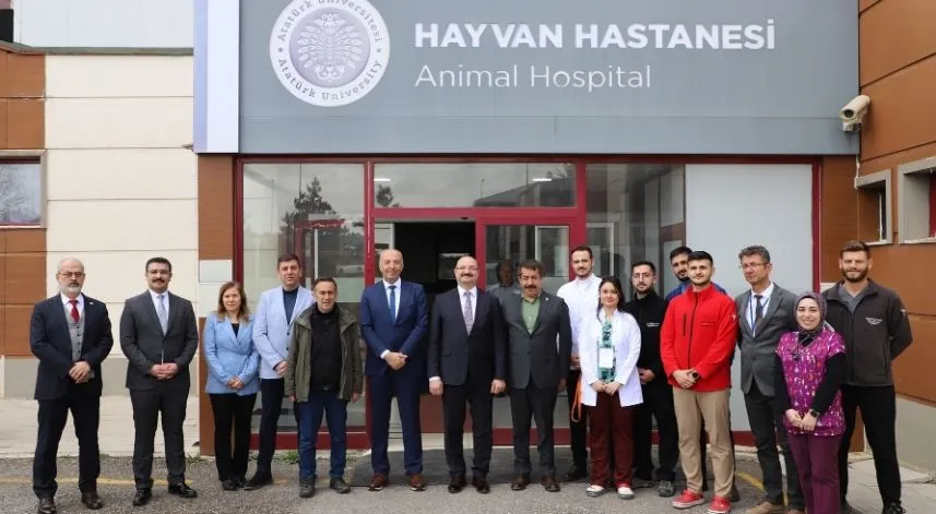 Milletvekili Fırat’tan Atatürk Üniversitesi hayvan hastanesine ziyaret
