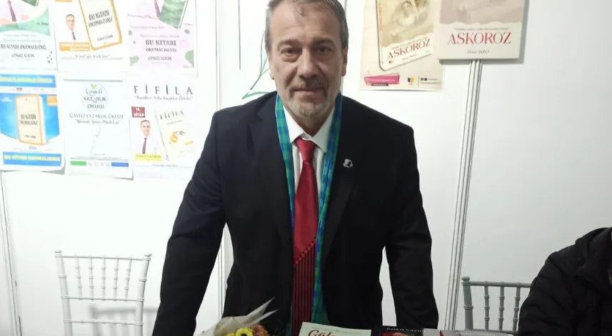 Rizeli Yazar Ömer Yazıcı Rize Kitap Fuarı’nda!