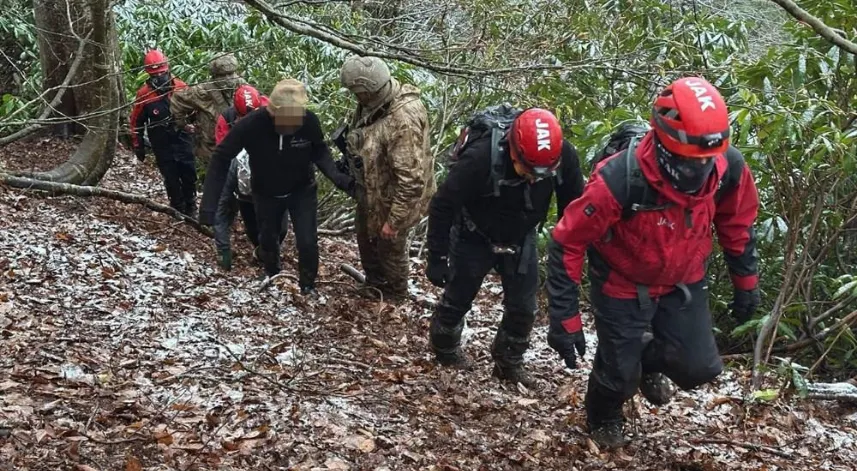 Yasa dışı yollarla ülkeye girip kaybolan 4 kişi, bulunup tutuklandı
